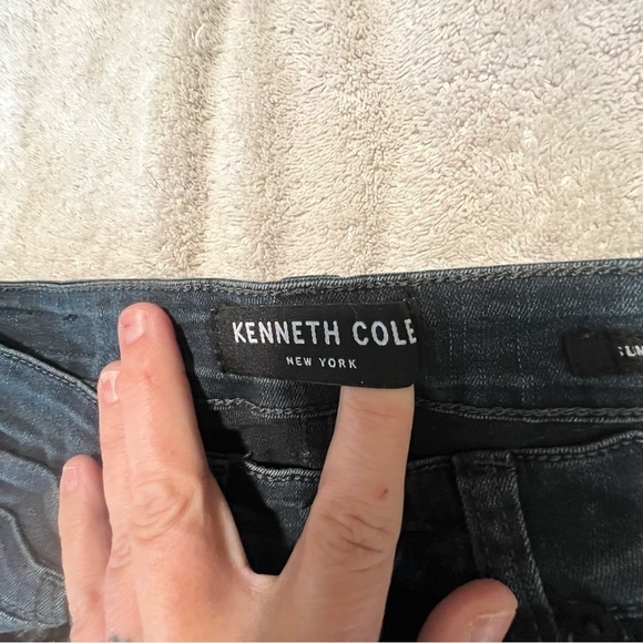 Kenneth Cole Slim Fit Straight Leg Dark Wash Black Mens Jeans 
Size:28X30 - Picture 2 of 10